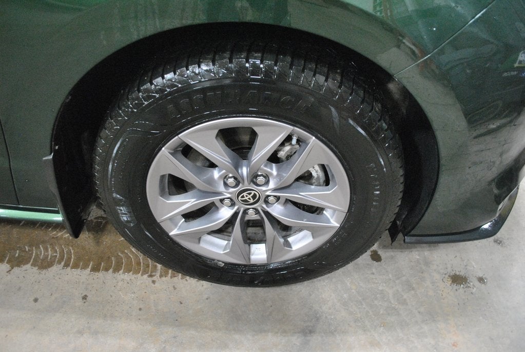 2023 Toyota SIENNA XLE XLE 7 Passenger Plus Package FWD