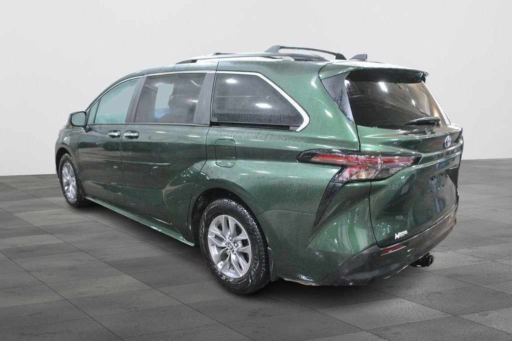 2023 Toyota SIENNA XLE XLE 7 Passenger Plus Package FWD