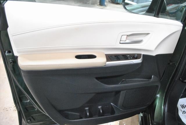 2023 Toyota SIENNA XLE XLE 7 Passenger Plus Package FWD