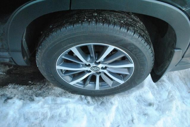 2018 Toyota HIGHLANDER XLE 7 Passenger AWD