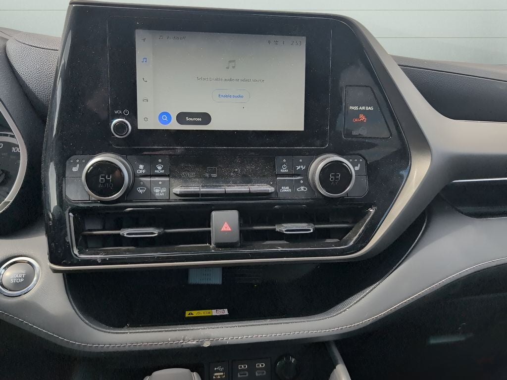 2023 Toyota HIGHLANDER XLE 8 Passenger AWD
