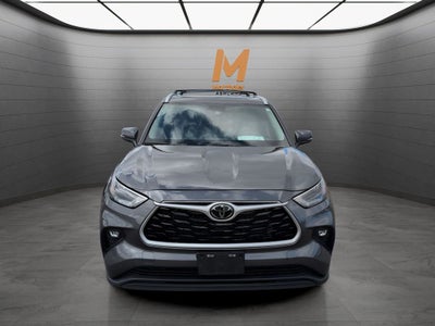 2023 Toyota HIGHLANDER XLE 8 Passenger AWD