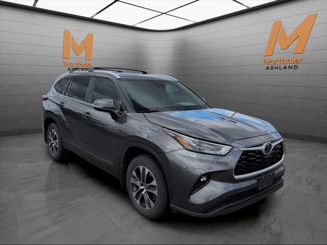 2023 Toyota HIGHLANDER XLE 8 Passenger AWD