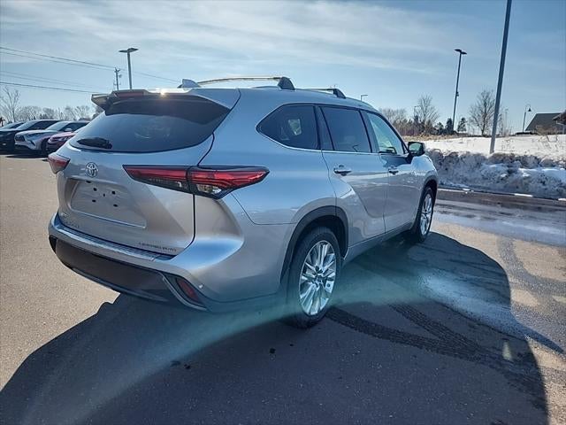 2023 Toyota HIGHLANDER Limited AWD 8 Passenger