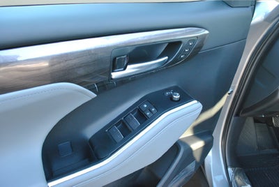 2026 Toyota Highlander Hybrid Limited