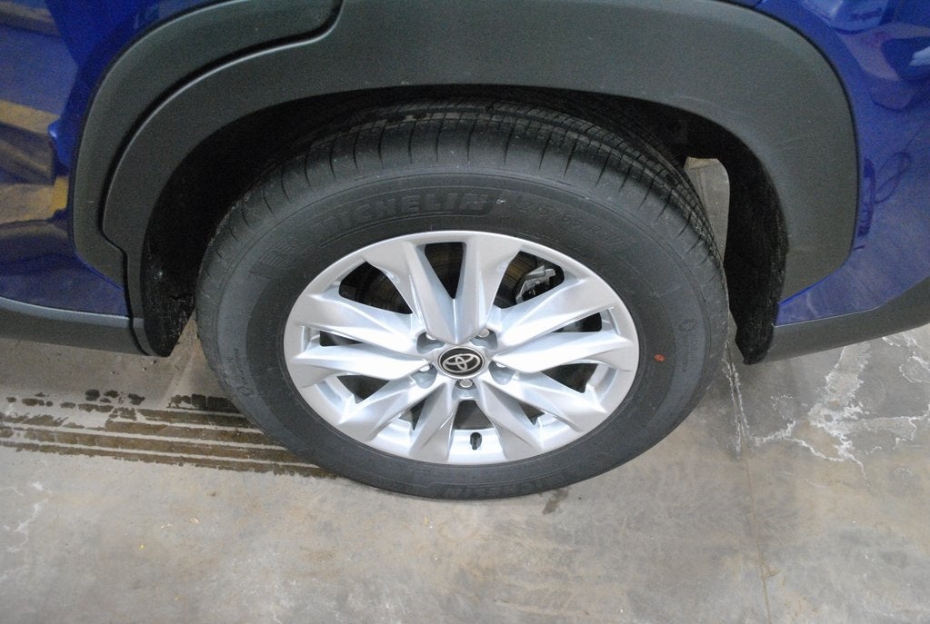 2025 Toyota Corolla Cross LE AWD