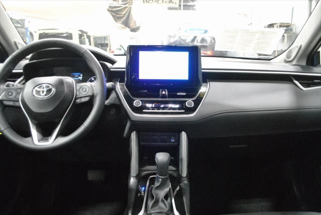 2025 Toyota Corolla Cross LE AWD