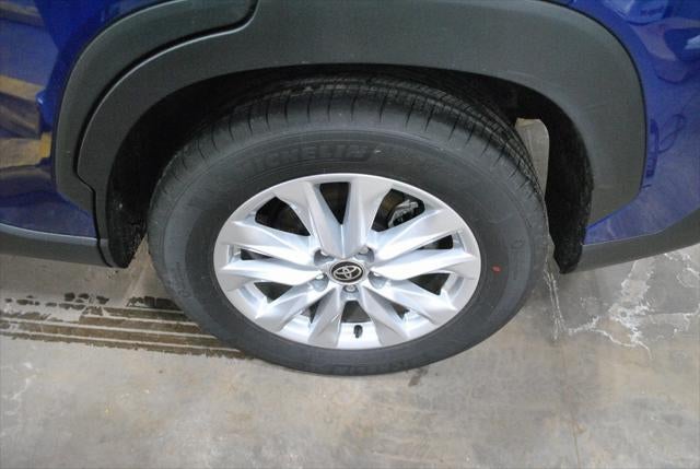 2025 Toyota Corolla Cross LE AWD