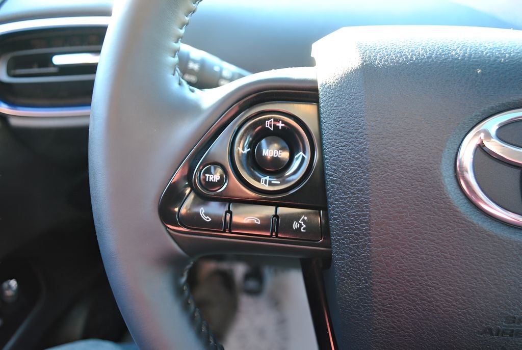 2022 Toyota PRIUS Limited FWD