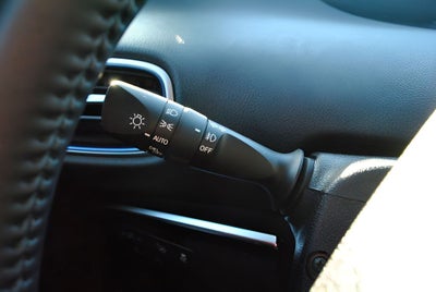 2022 Toyota PRIUS Limited FWD
