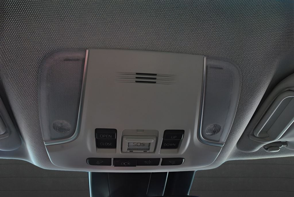 2022 Toyota PRIUS Limited FWD
