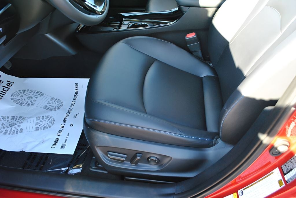 2022 Toyota PRIUS Limited FWD
