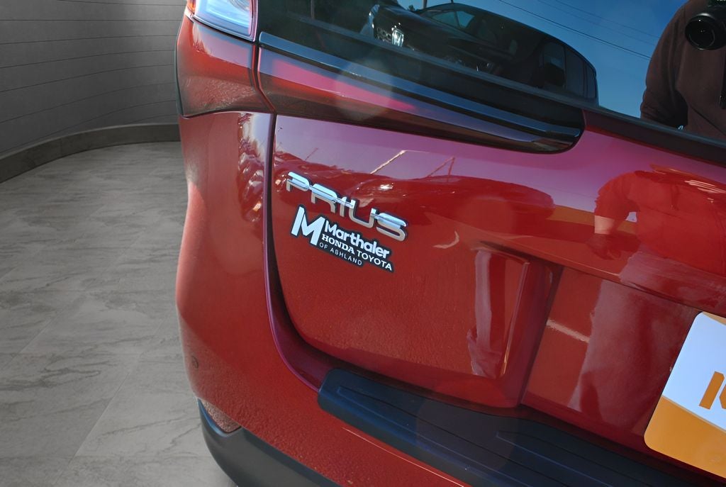 2022 Toyota PRIUS Limited FWD