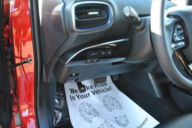 2022 Toyota PRIUS Limited FWD