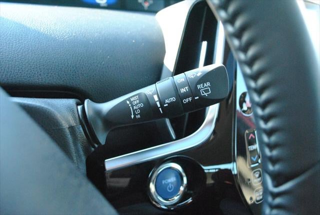 2022 Toyota PRIUS Limited FWD