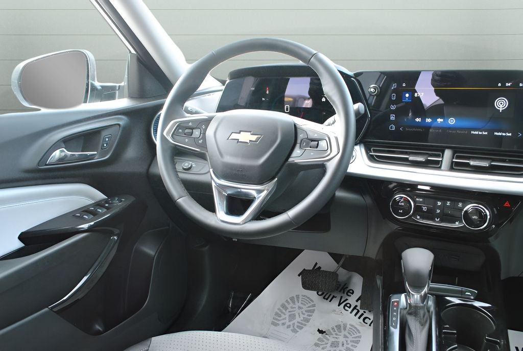 2025 Chevrolet Trax LT FWD