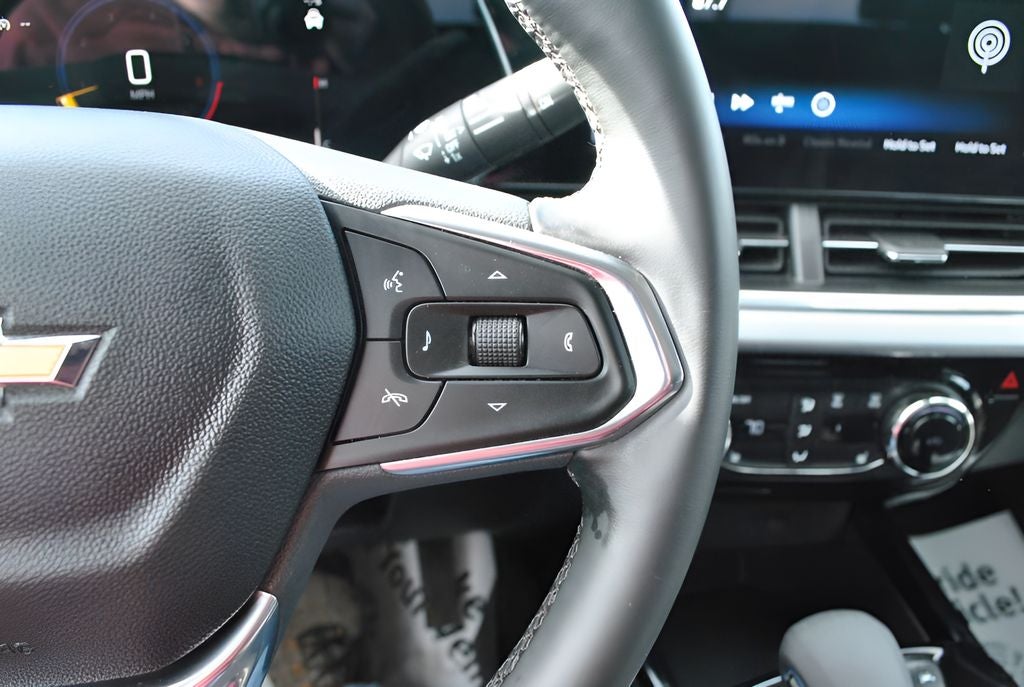 2025 Chevrolet Trax LT FWD
