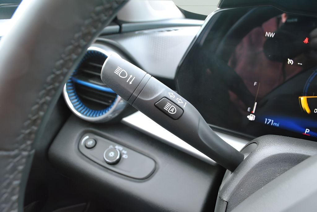 2025 Chevrolet Trax LT FWD