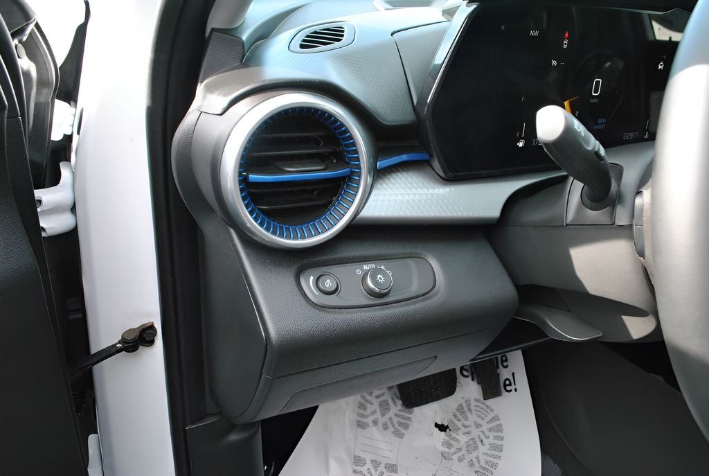 2025 Chevrolet Trax LT FWD