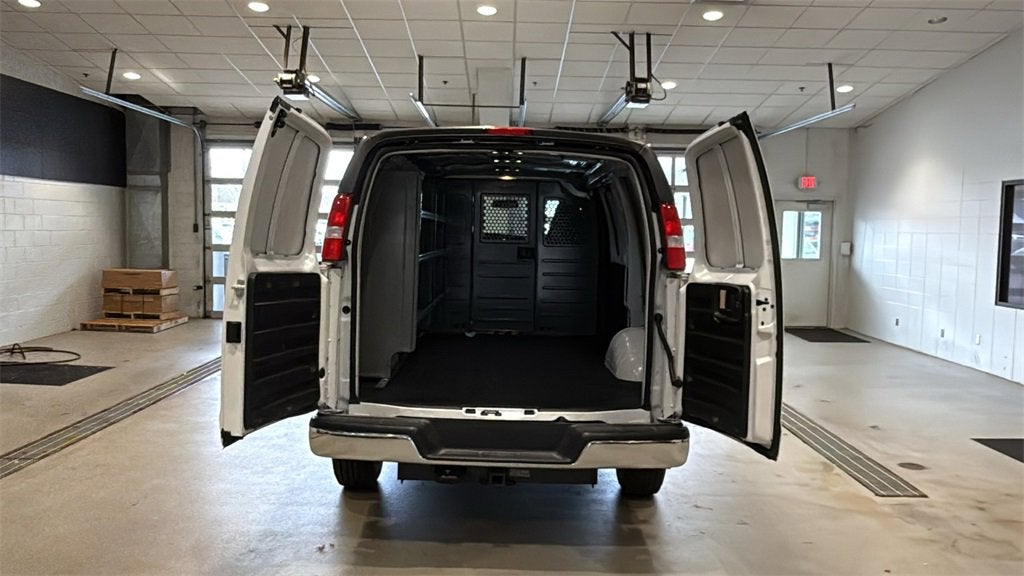 2025 GMC Savana Cargo 3500 Work Van