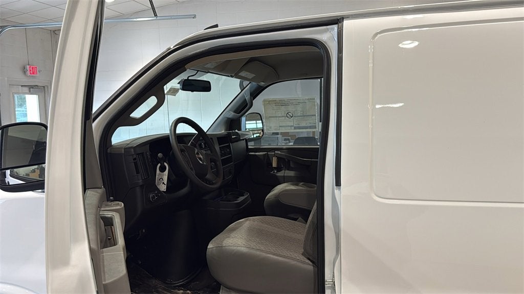 2025 GMC Savana Cargo 3500 Work Van
