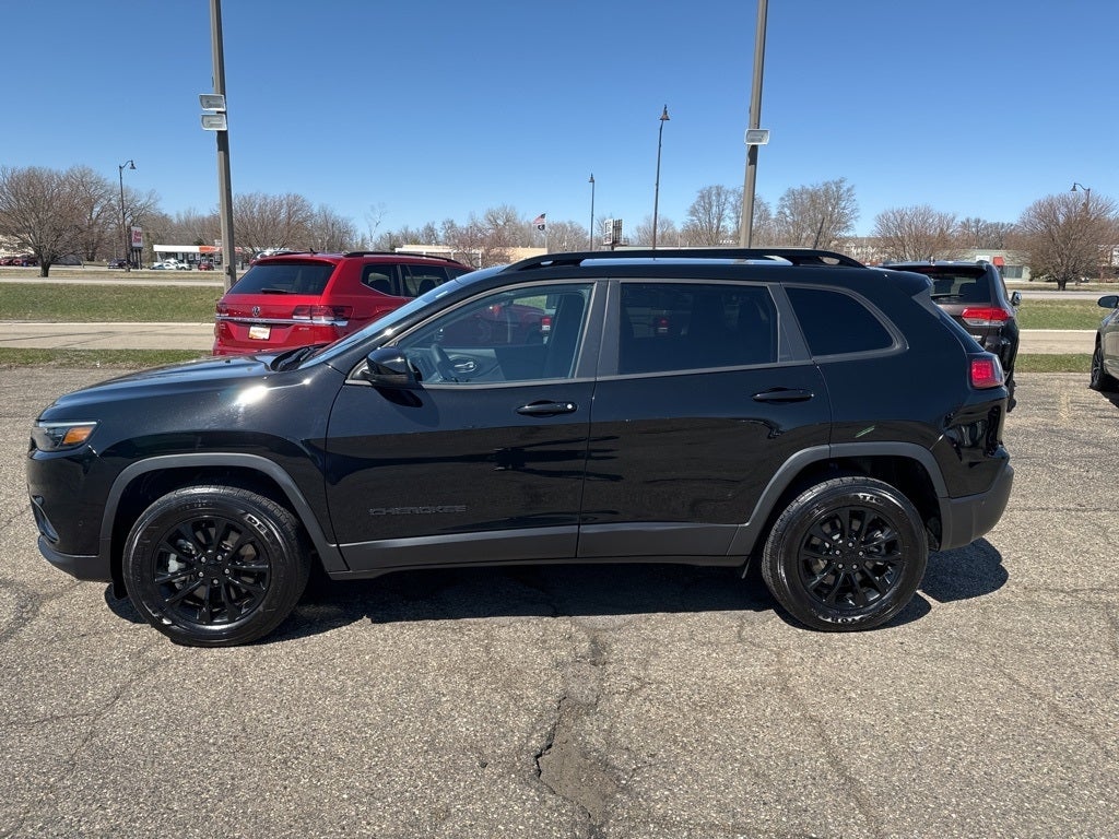 Used 2023 Jeep Cherokee Altitude Lux with VIN 1C4PJMMB4PD115542 for sale in Glenwood, Minnesota