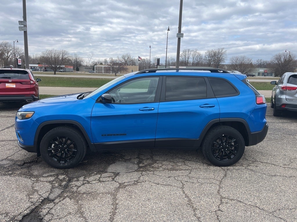 Used 2023 Jeep Cherokee Altitude Lux with VIN 1C4PJMMBXPD114721 for sale in Glenwood, Minnesota