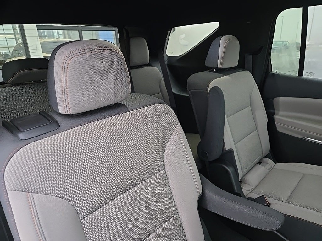 2025 Chevrolet Traverse LT 2LT