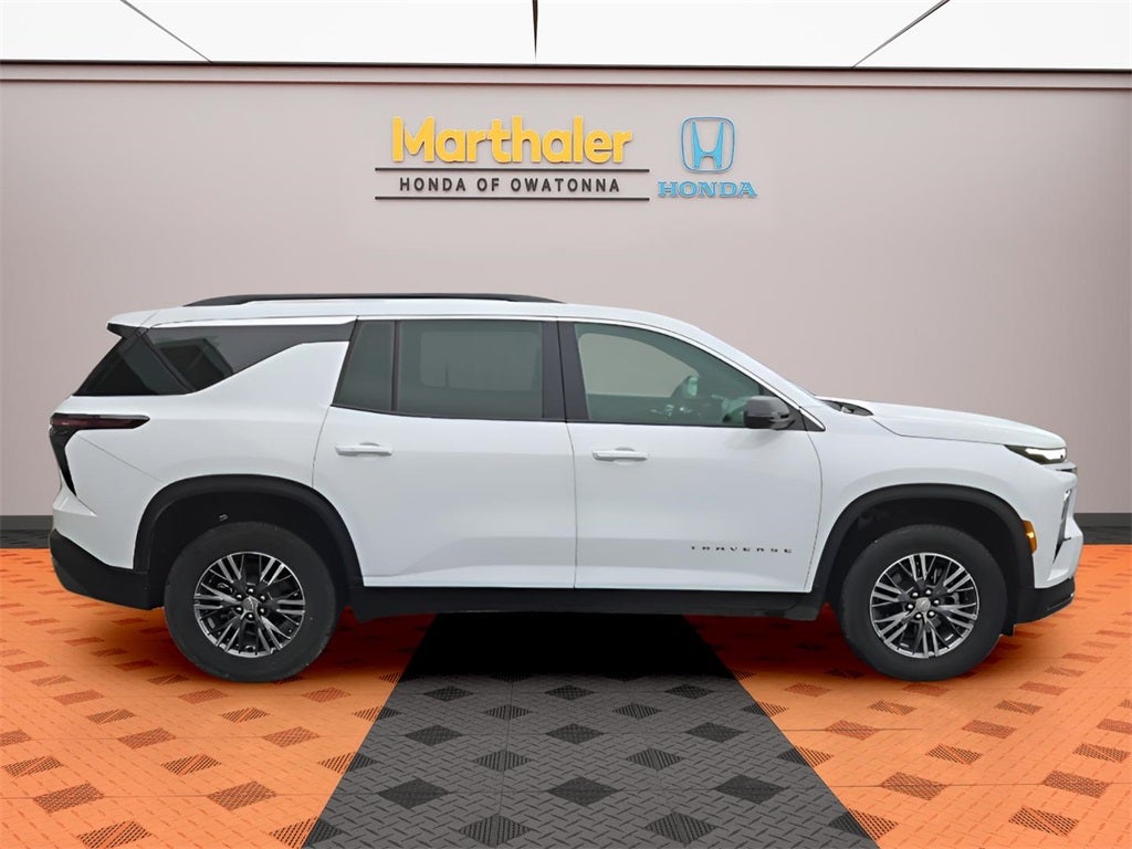 2025 Chevrolet Traverse LT 2LT