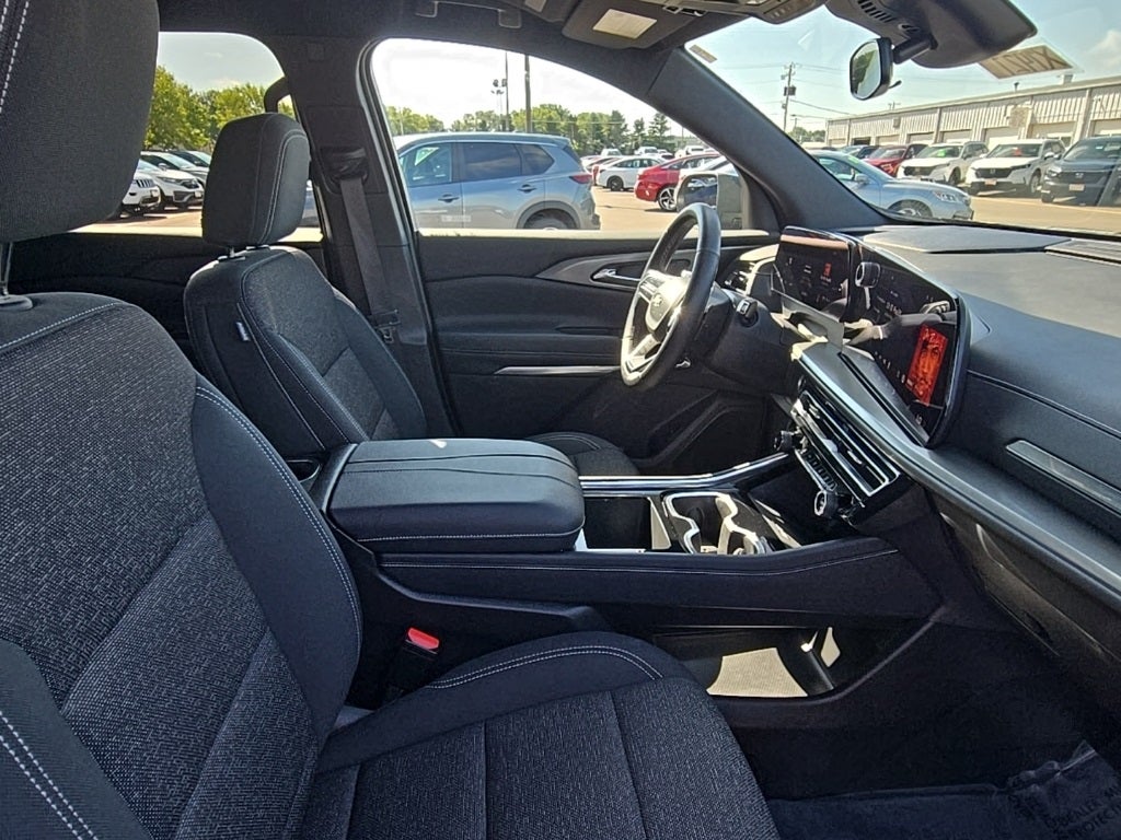 2025 Chevrolet Traverse LT 2LT