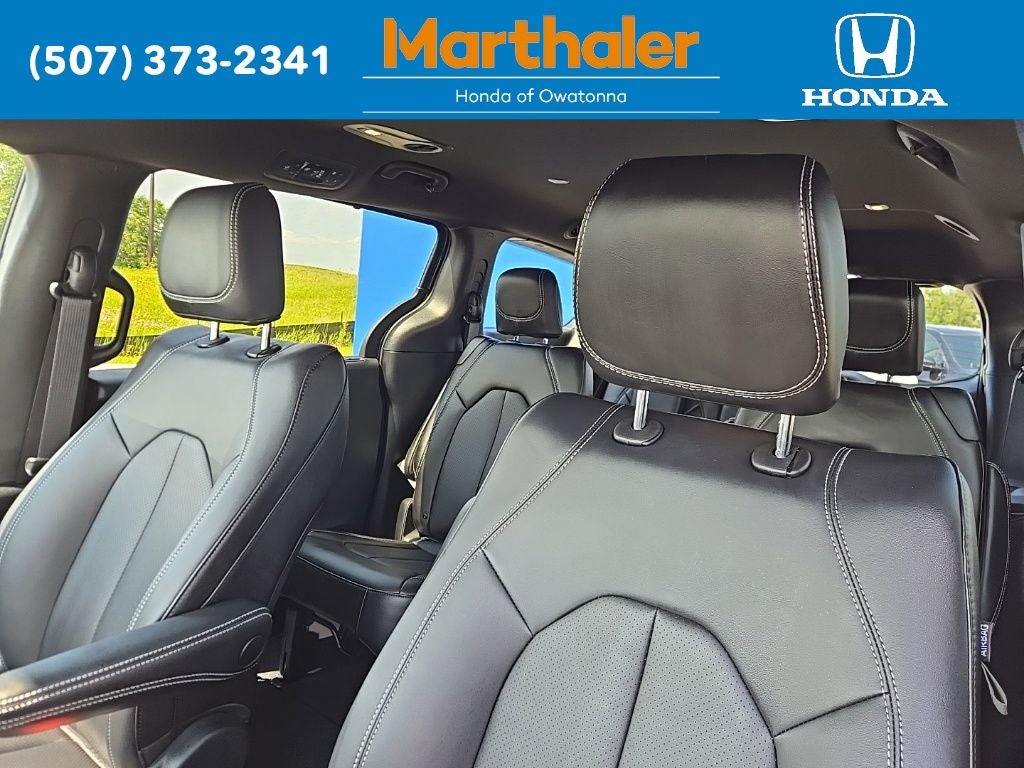 2025 Chrysler Pacifica Select