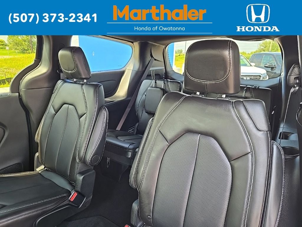 2025 Chrysler Pacifica Select