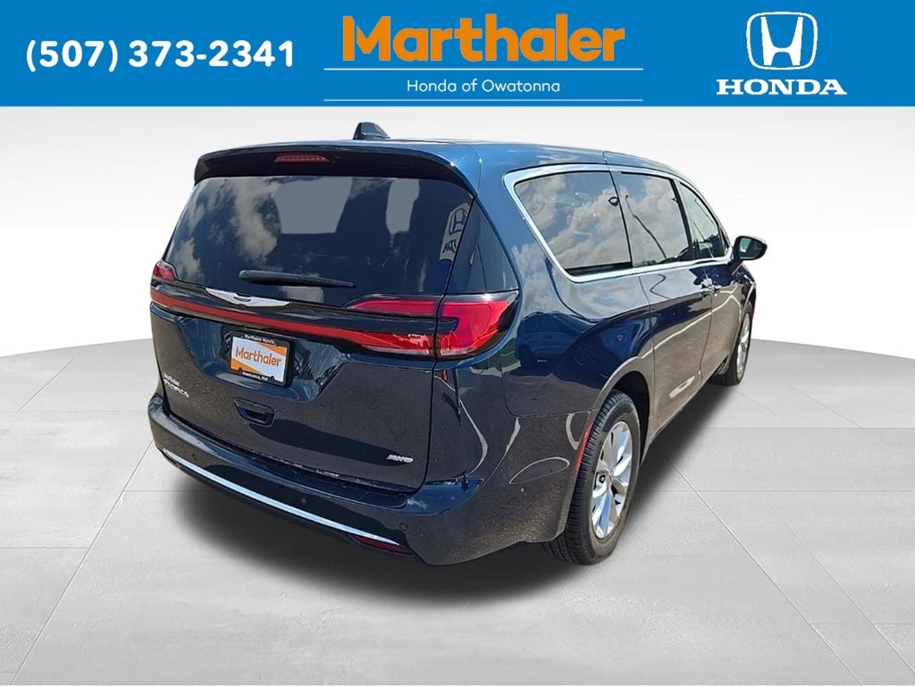 2025 Chrysler Pacifica Select