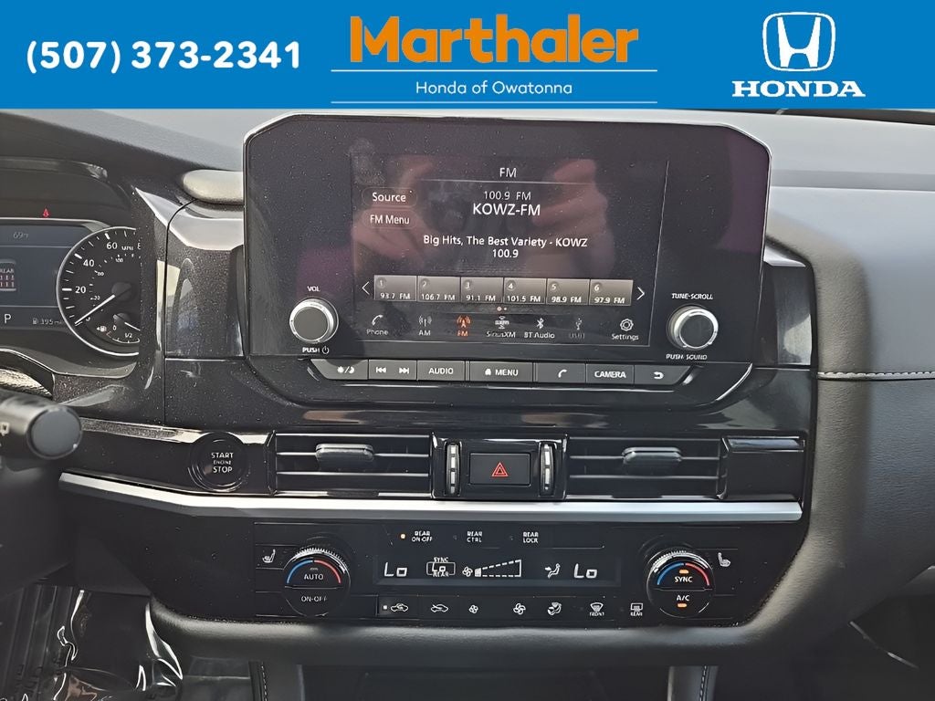 2025 Nissan Pathfinder SV