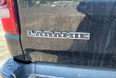 2019 RAM 1500 Laramie Crew Cab 4x4 5'7" Box