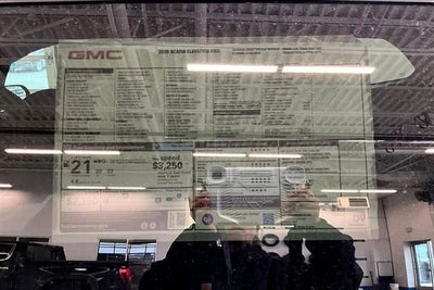 2026 GMC Acadia Elevation