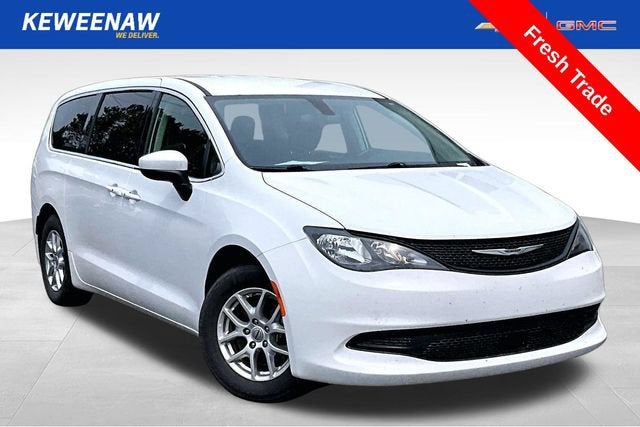 2022 Chrysler Voyager LX