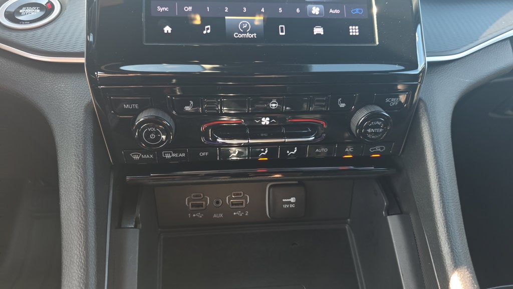2024 Jeep Grand Cherokee L Altitude 4x4