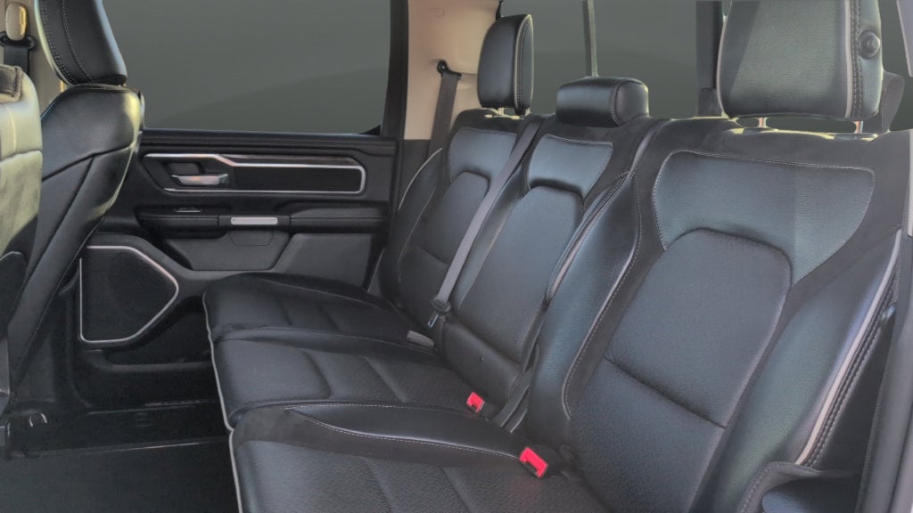 2020 RAM 1500 Laramie Crew Cab 4x4 5'7" Box