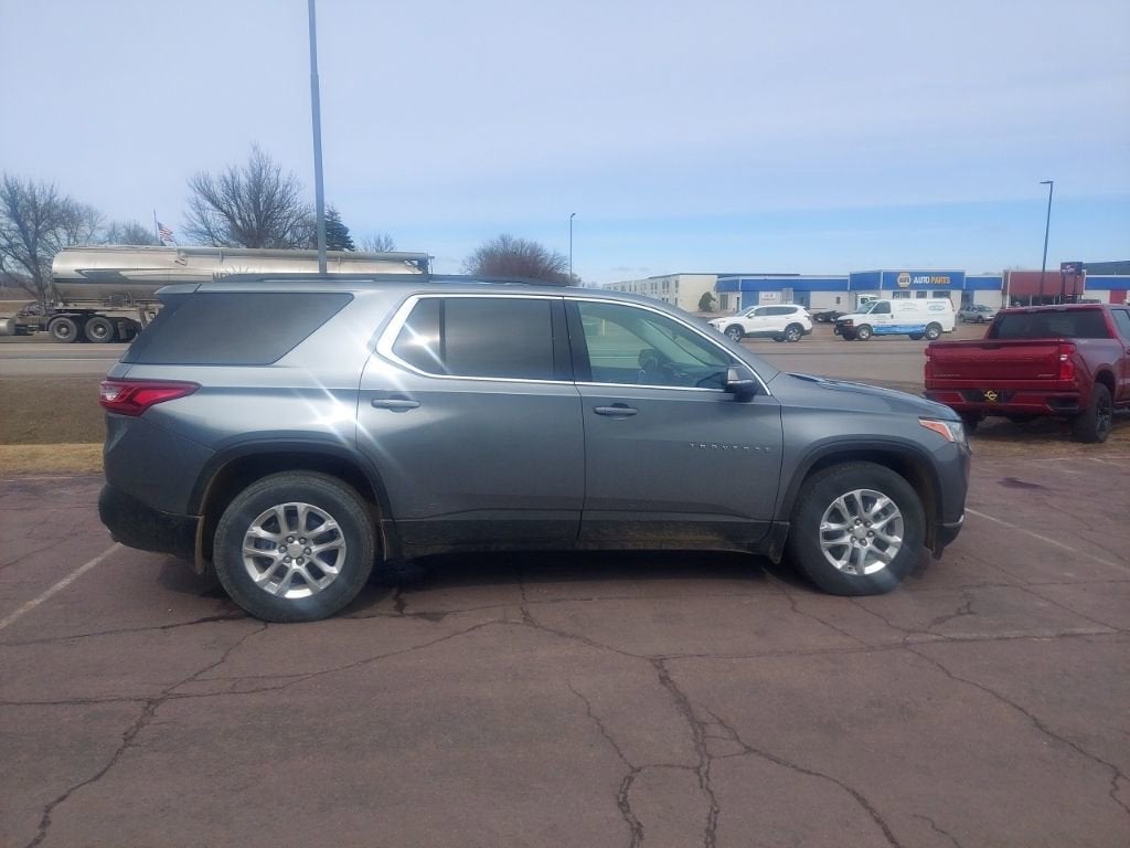 2021 Chevrolet Traverse LT Cloth