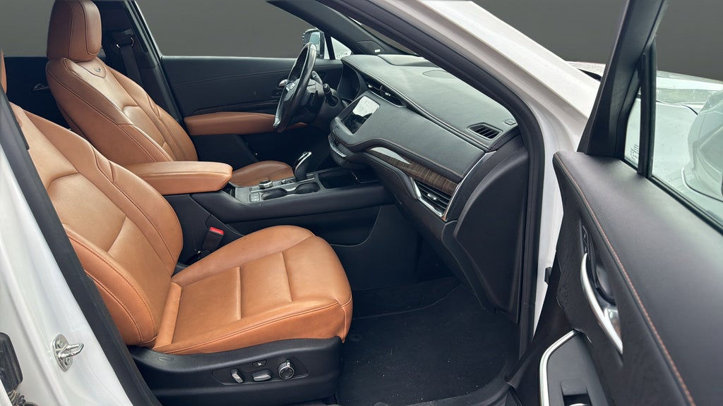 2023 Cadillac XT4 AWD Premium Luxury