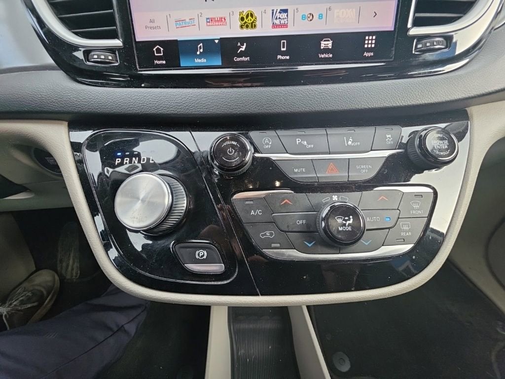 2022 Chrysler Pacifica Touring L