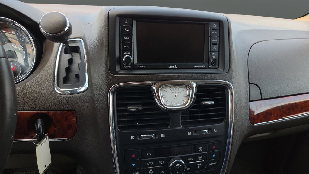 2012 Chrysler Town & Country Touring-L