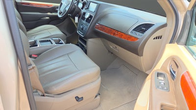 2012 Chrysler Town & Country Touring-L