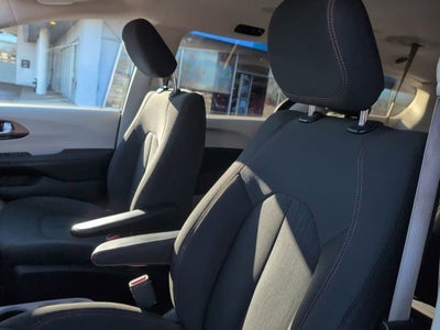 2017 Chrysler Pacifica LX