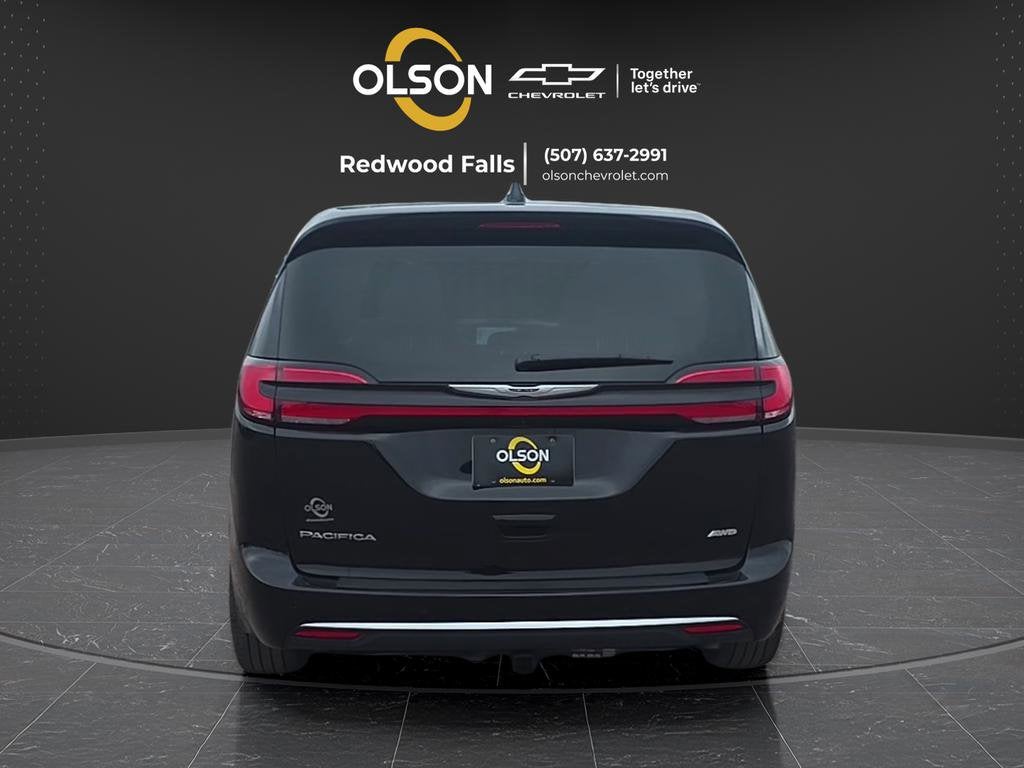 2025 Chrysler Pacifica Select