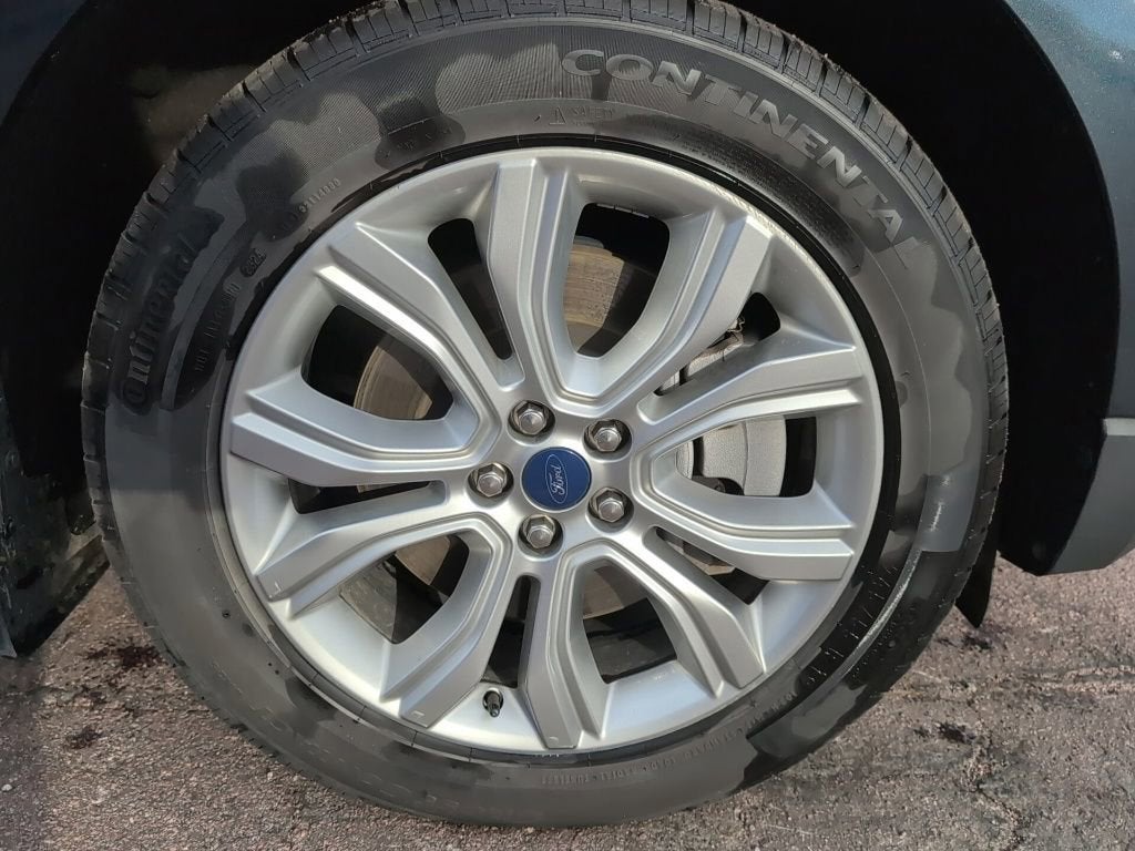 2022 Ford Edge Titanium