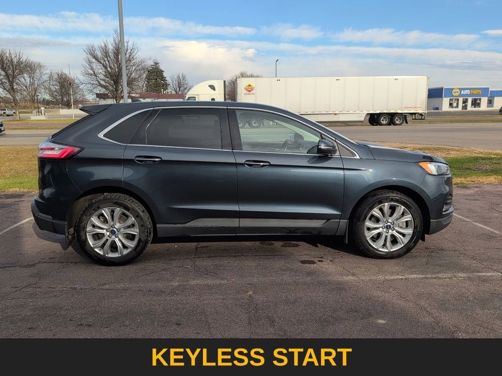 2022 Ford Edge Titanium