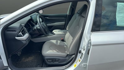 2024 Toyota Camry Hybrid XSE