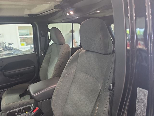 2025 Jeep Wrangler Sport S w/Convenience & Customer Preferred Pkg 22S